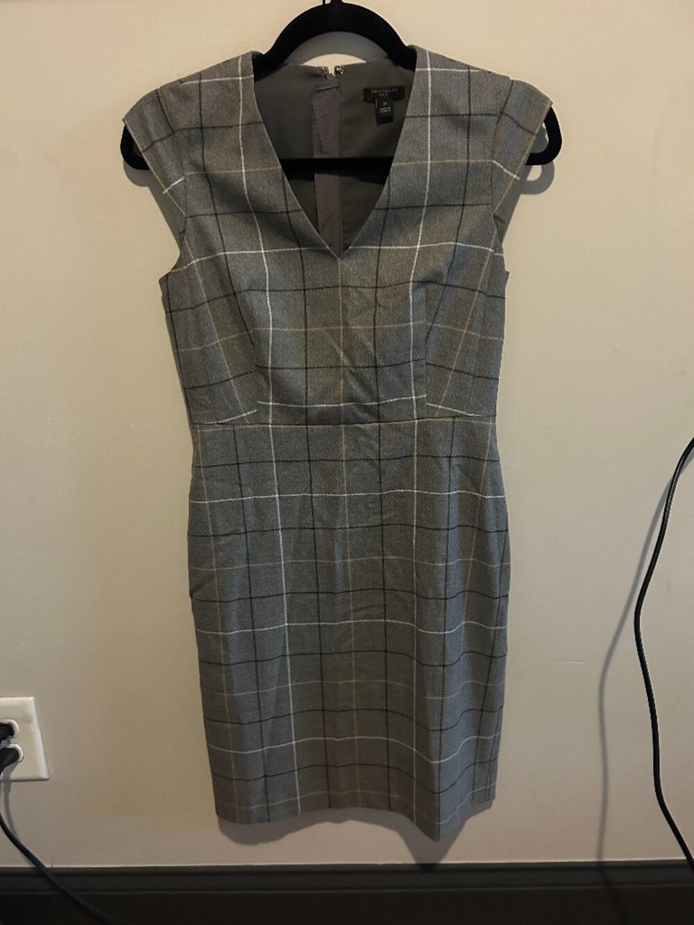 Ann Taylor Petite Gray Plaid Sheath Dress Windowpane Sleeveless Size 0P
